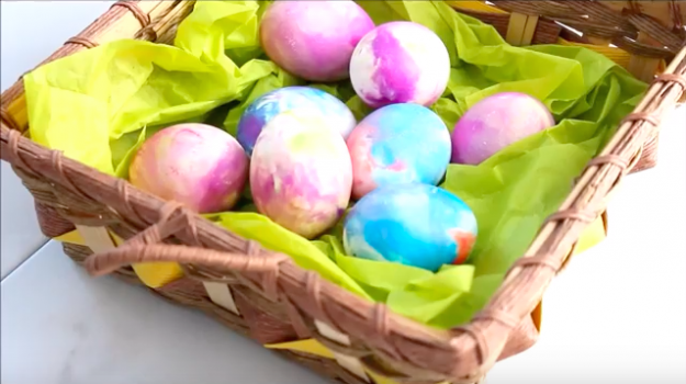 A new way to decorate eggs for Easter!